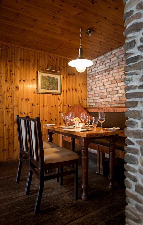 Lydons Lodge Hotel Cong Exterior photo